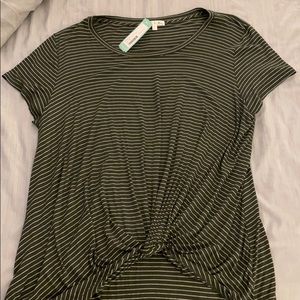 NWT stitch fix knot front knot top- olive & white